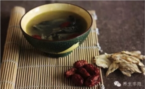 Wendy廚房－冬季養生料理之首烏當歸雞